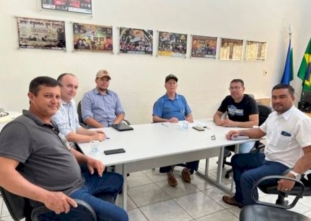 Taquarussu: ART realizou reunião com IAGRO para orientações sobre normas do órgão para realização de rodeio e leilão de gado