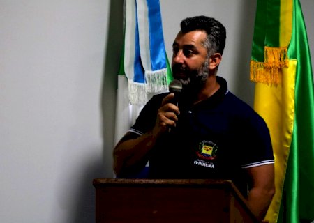 Prefeito Juliano concede reposição salarial a funcionários públicos de Ivinhema