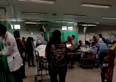 Paciente faz foto para mostrar lota&ccedil;&atilde;o em pronto-socorro da Santa Casa