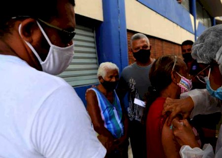 Com 43 mi de vacinas distribuídas no Brasil, só 19 mi foram aplicadas