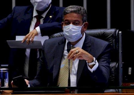 Aprovado texto-base de projeto que permite empresas comprarem vacinas