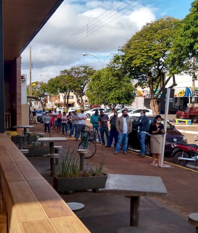 Batayporã:  Grupo com 55 anos, caminhoneiro e trabalhadores da indústria, são vacinados contra a Covid-19