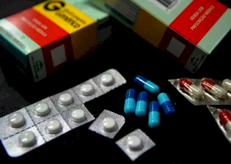 Vacinação e 'desistência' de médicos faz cair venda de cloroquina e ivermectina
