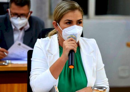 Vereadora pede informações sobre situação de insumos para o combate da covid-19