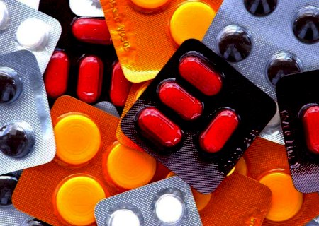 Consumo de medicamentos aumenta na pandemia; veja os riscos da automedicação