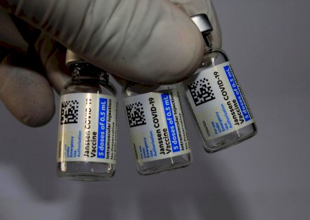 Anvisa quer suspender vacinas da Janssen e AstraZeneca em grávidas