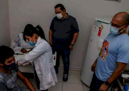 Cinco cidades do "Cintur&atilde;o Vacinal" n&atilde;o bateram marca de 90%