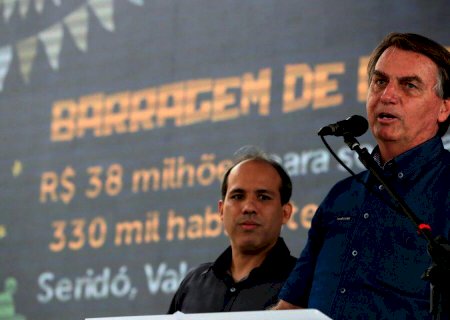 Com obstrução intestinal, Bolsonaro será levado para São Paulo
