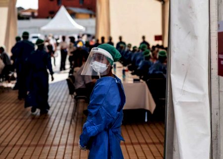 OMS: Casos de COVID-19 no mundo aumentam pela quarta semana consecutiva