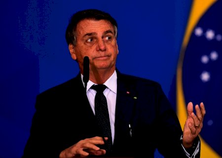 Em evento, Bolsonaro enaltece 'princípios e valores dos militares'