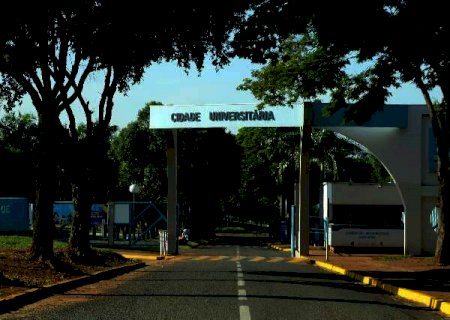 UFMS abre seleção para professores substitutos com salário de até R$ 5,8 mil