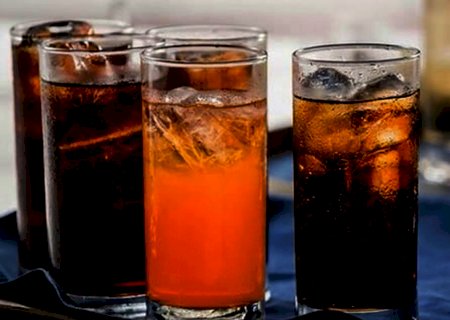 Consumo de refrigerantes podem aumenta em at&eacute; 40% o risco de c&acirc;ncer, diz m&eacute;dico