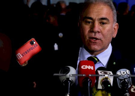 Brasil chega a 40% da população completamente vacinada contra covid-19