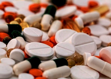 Cientistas identificam 7 remédios com potencial contra covid