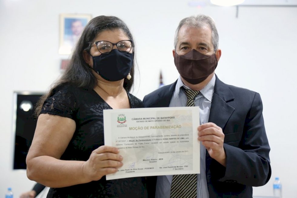 Batayporã: Professora Sônia Nantes recebe Moção de Parabenização na Câmara Municipal
