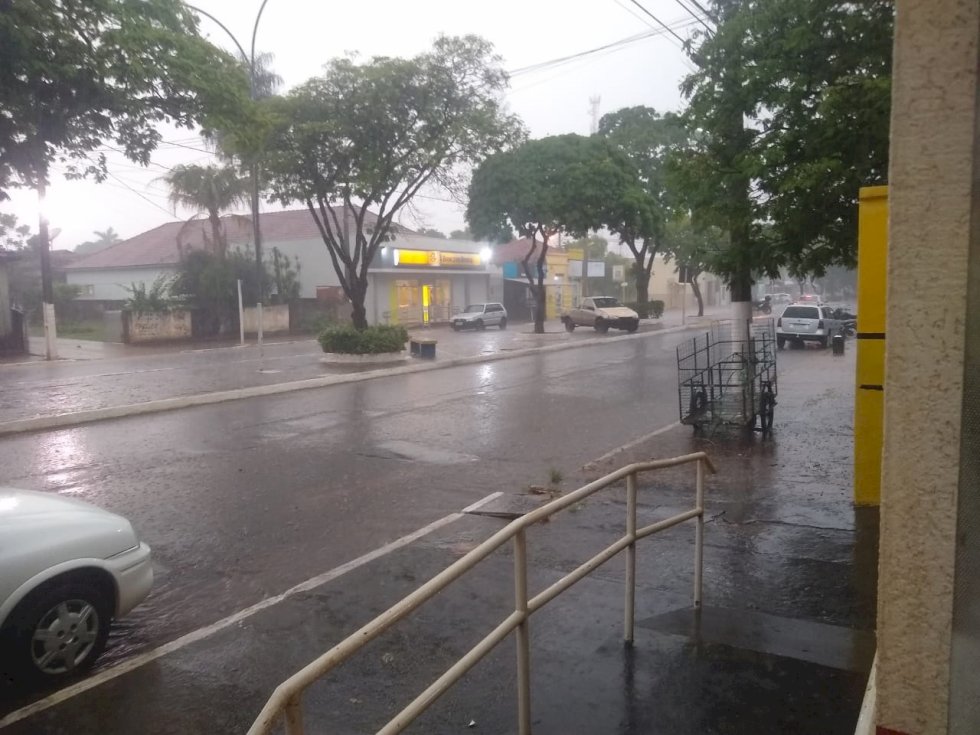 Batayporã: Chuva chega e traz alívio aos produtores
