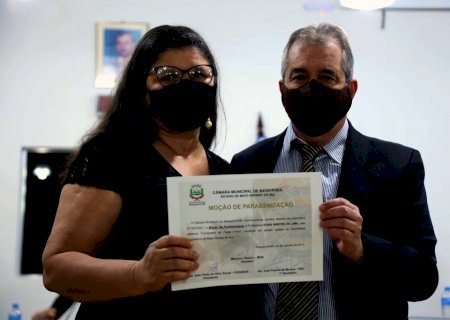 Batayporã: Professora Sônia Nantes recebe Moção de Parabenização na Câmara Municipal