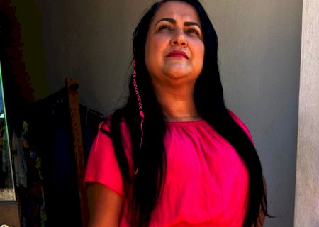 Moradora de Batayporã grava vídeo sobre a cura do câncer de mama e incentiva mulheres a fazerem a automassagem