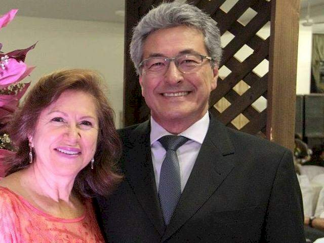 Casal Roberto e Dione Hashioka parabenizam Batayporã pelo seu aniversário