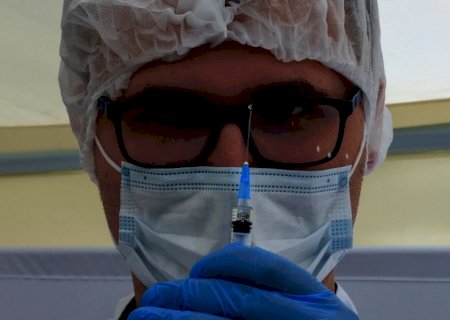 Mundo passa 5 milhões de mortes e rumo da pandemia ainda preocupa