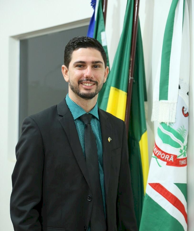 Vereador Diego Ricardy solicita pagamento de superávit do Fundeb a todos os profissionais da área de administrativos, educação e serviços em gerais