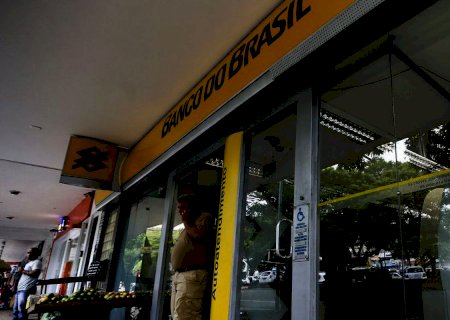 Agências bancárias funcionam para o público até quinta-feira