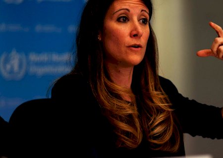 Epidemiologista diz que mundo enfrenta tsunami de infecções