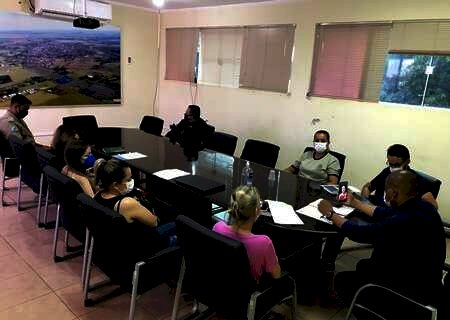 Após 'explosão' de casos, município intensifica ações de prevenção à covid-19