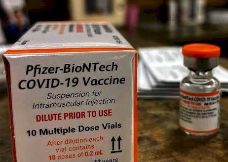 Brasil recebe primeiro lote de vacinas contra covid-19 para crianças 