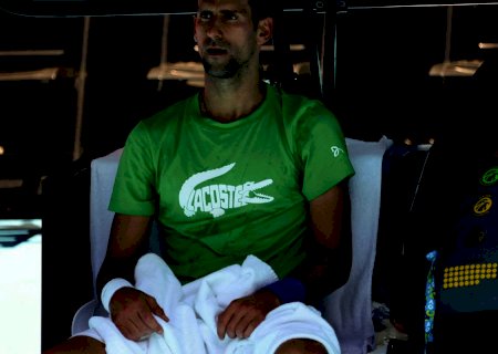 Espanha pede que Djokovic dê exemplo e tome vacina contra a covid-19