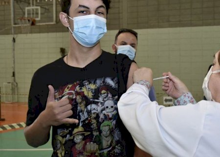 Casos de covid-19 chegaram a 26,9 milhões no Brasil