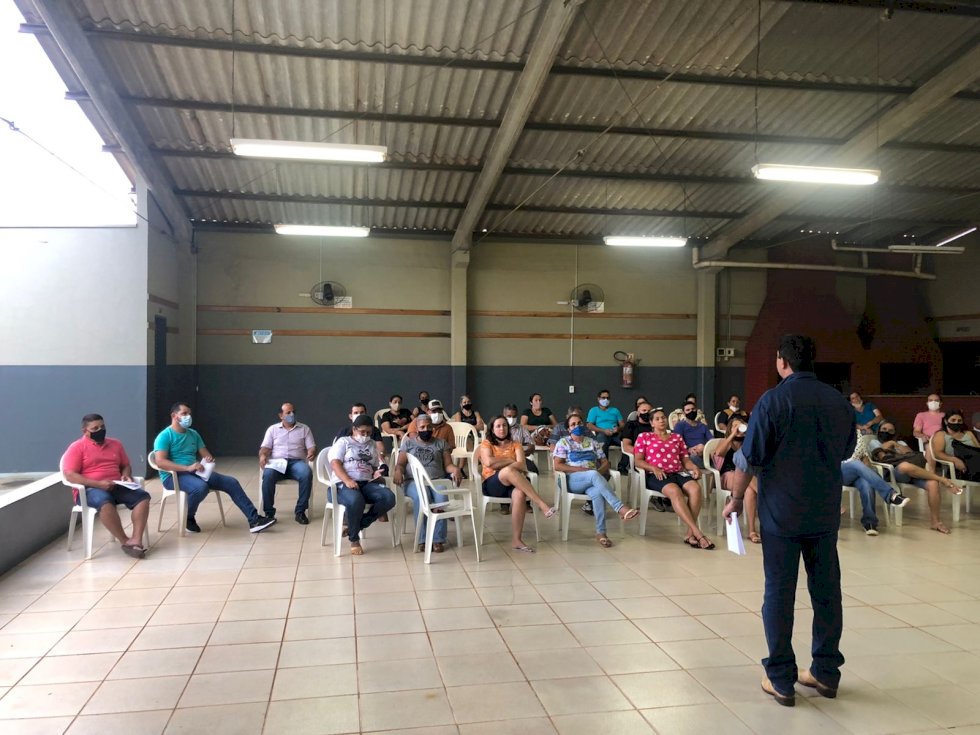 Batayporã - SIMTED e vereadores se reuniram com trabalhadores em educação