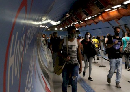 Covid-19: Brasil registra 29,3 milhões de casos e 654 mil mortes