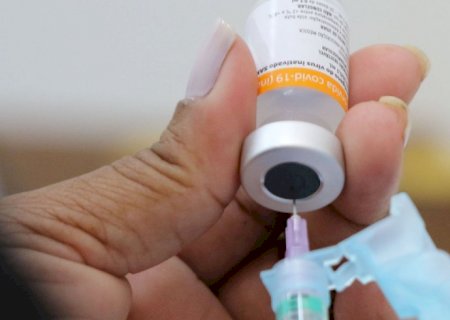 Após pico da Ômicron, aumentar vacinação pode bloquear coronavírus