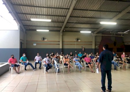 Batayporã - SIMTED e vereadores se reuniram com trabalhadores em educação