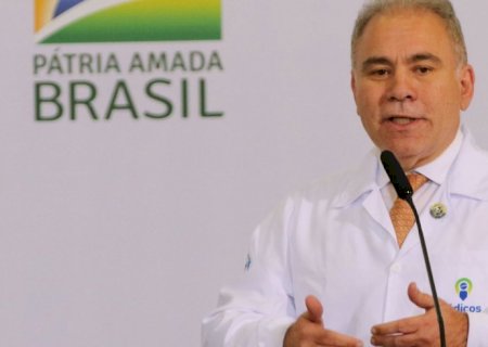 Pandemia de covid-19: ministro oficializa fim de emergência sanitária