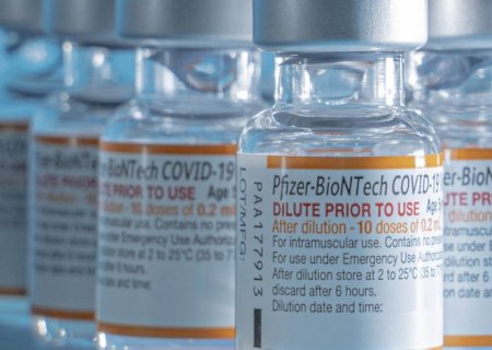 Reforço com Pfizer aumenta proteção em quem recebeu doses da CoronaVac