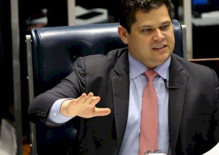 Cirurgia em ex-presidente do Senado foi “um sucesso'