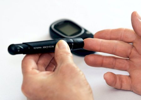 Pesquisa associa diabetes a declínio cognitivo mais rápido em idosos