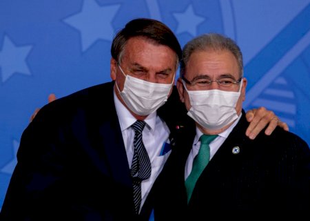 PGR arquiva apuração preliminar contra Bolsonaro que investigava atraso na vacinação infantil contra Covid-19