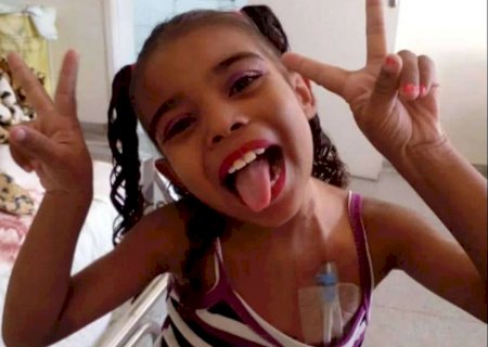 Menina que pediu rim ao Papai Noel morre na fila de transplante