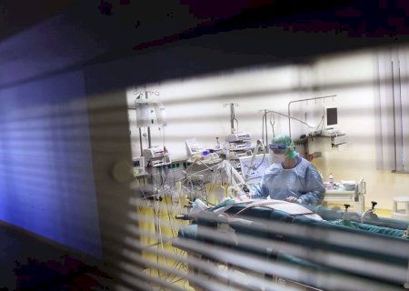 Mais de 1 milhão de pessoas morreram por covid este ano no mundo, afirma OMS