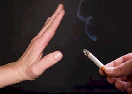 Fumar perto de filhos aumenta chance de ter netos asmáticos, diz estudo