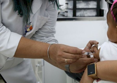 País recebe vacinas contra covid-19 para crianças de 6 meses a 3 anos