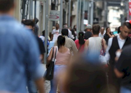 Brasil registra 92 mortes e 12,6 mil novos casos de covid-19