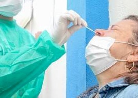 A uma semana do Natal, Brasil vive novo aumento do número de casos de Covid