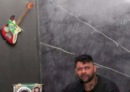 Tatuador atacado por ex volta a ser internado e passa por nova cirurgia
