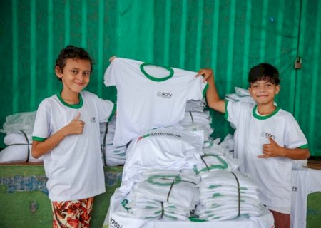 Prefeitura de Batayporã adquire mais de 300 uniformes para crianças e adolescentes do SCFV