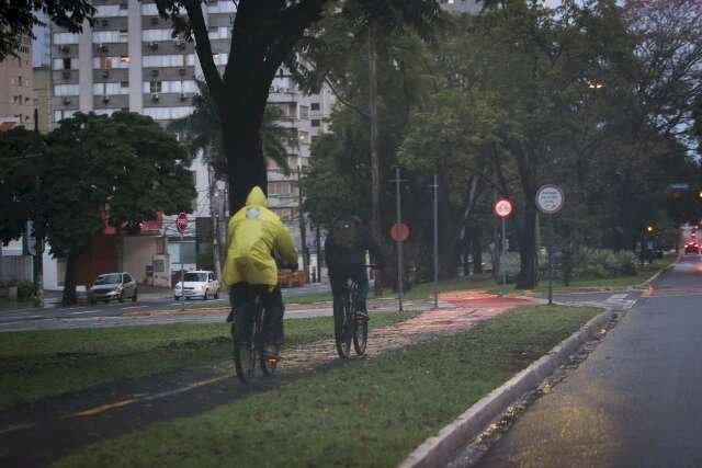 Domingo amanhece garoando e previsão é de frio e mais chuva - Cidades -  Campo Grande News