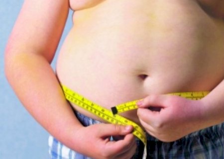 Obesidade entre jovens de 18 a 24 anos subiu 90% em um ano